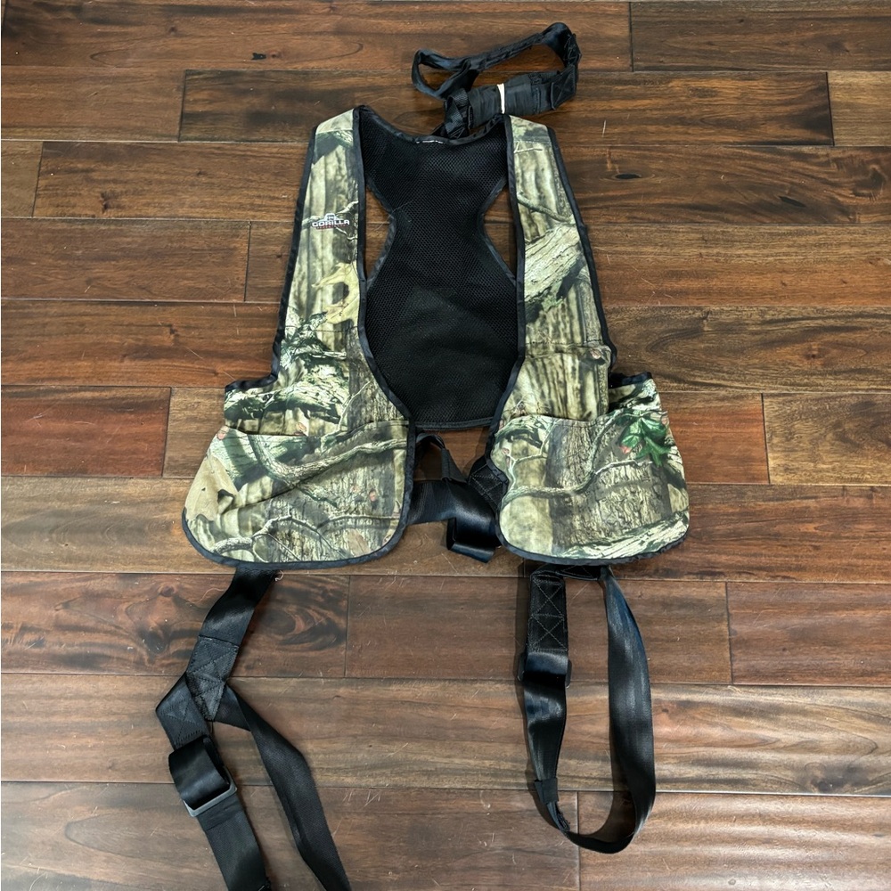 Camo Hunting Vest with Black Straps